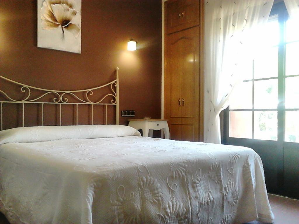 Hostal Restaurante Solaire Castañar de Ibor Quarto foto